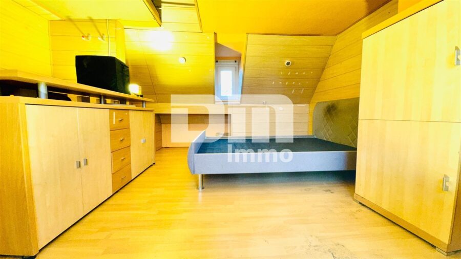 Wunderschönes Reihenhaus in exponierter Lage mit Traumgarten - DG Studio / Reservefläche